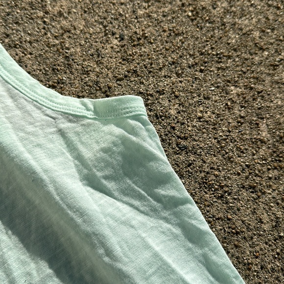 Pink by Victoria’s Secret tank top! Size large! Was worn but in good condition - Picture 4 of 5